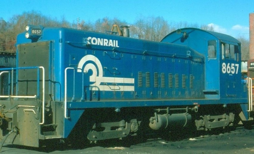 produced by EMD 1972-1980's - Railroad Train Postcard Dash-2 Conrail #8147 